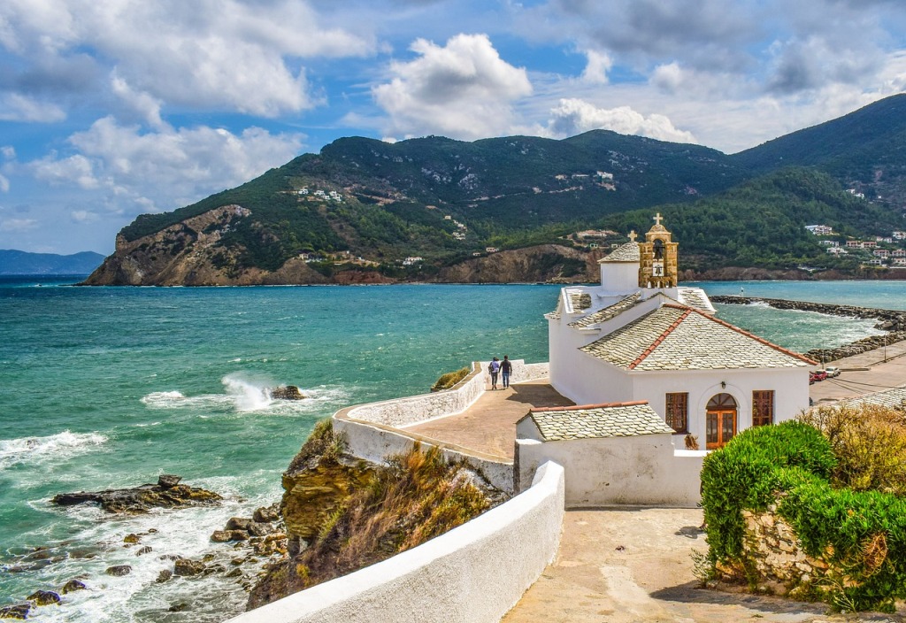 https://www.destinosblog.es/wp-content/uploads/2010/02/skopelos-esporadas-grecia.jpg